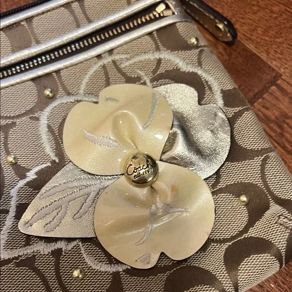 Coach Tan Floral Clutch - Picture 4 of 7